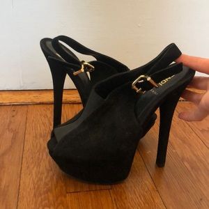 Black Fendi Pumps/ high heels